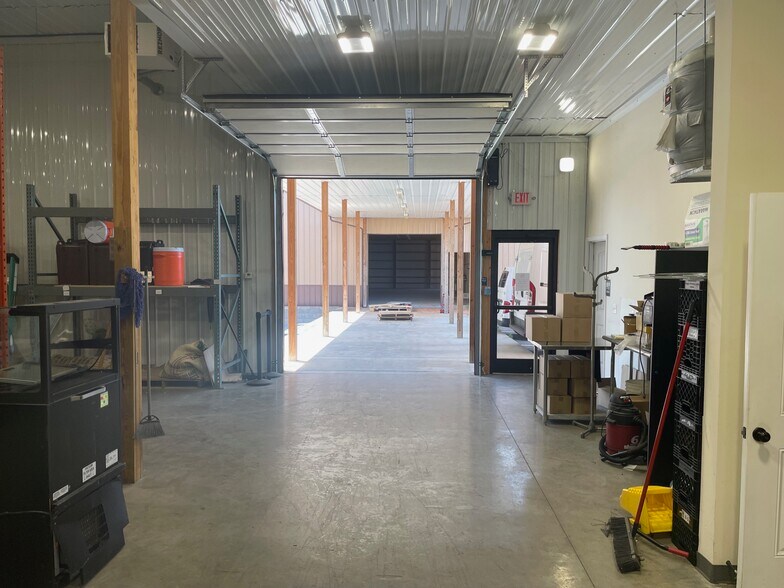 More Photos Of 1080 International Blvd, Clarksville Industrial For Lease