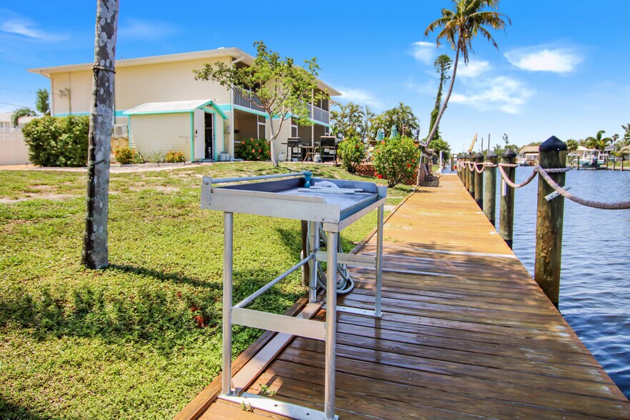 More Photos Of 3226 Stringfellow Rd, Saint James City Apartments For Sale