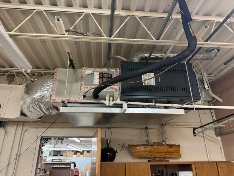 More Photos Of 1010 N Virginia Ave, Oklahoma City General Retail For Sale