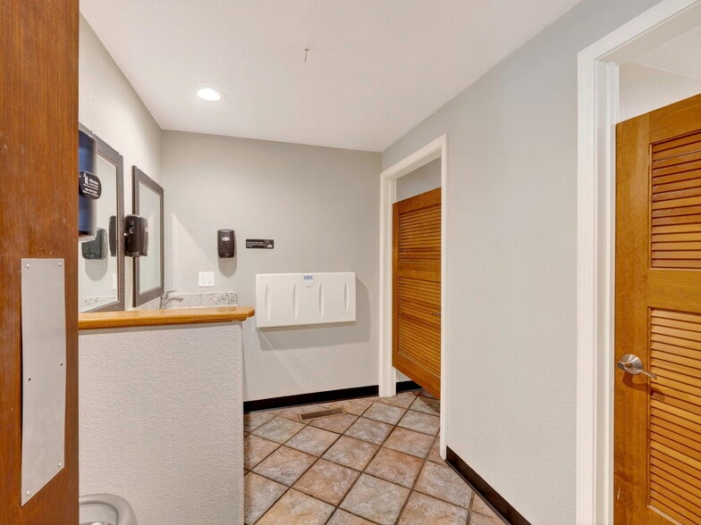 More Photos Of 16451 Golf rd, Cobb Golf Course Driving Range For Sale