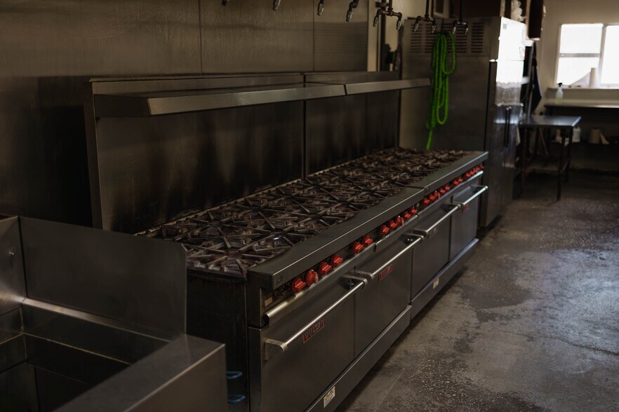 More Photos Of 6501 Hwy 90, Moss Point Restaurant For Sale