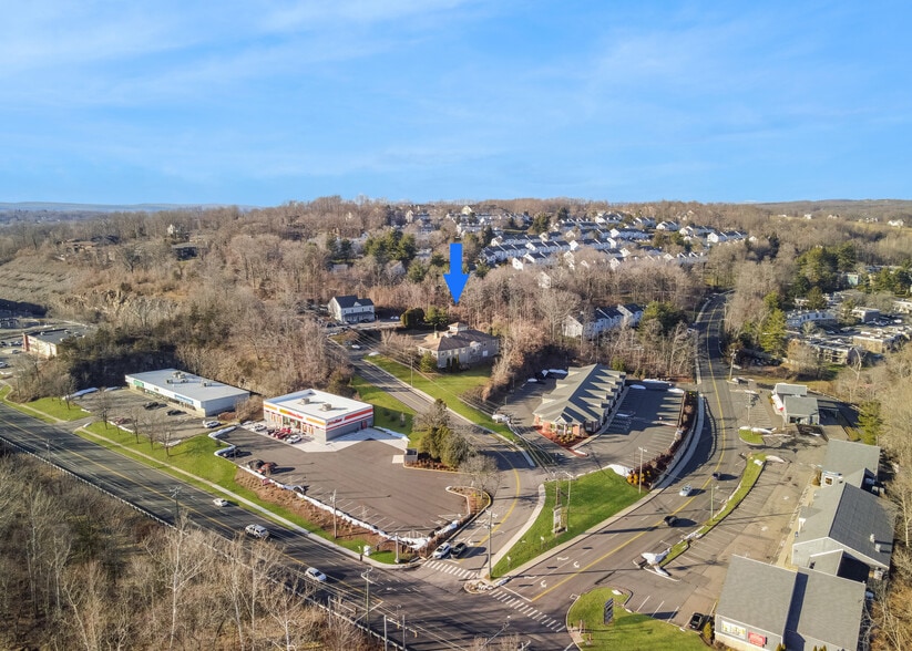 More Photos Of 30 Country Squire Dr, Cromwell Medical For Sale