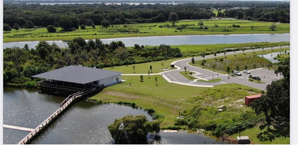 Primary Photo Of 330 Denton Ave, Auburndale Restaurant For Lease