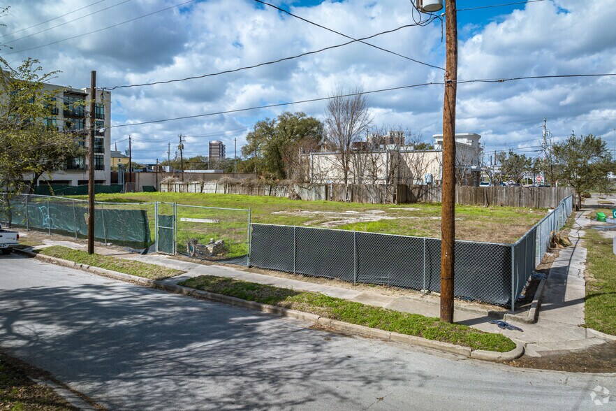 More Photos Of 4802 Caroline St, Houston Land For Sale