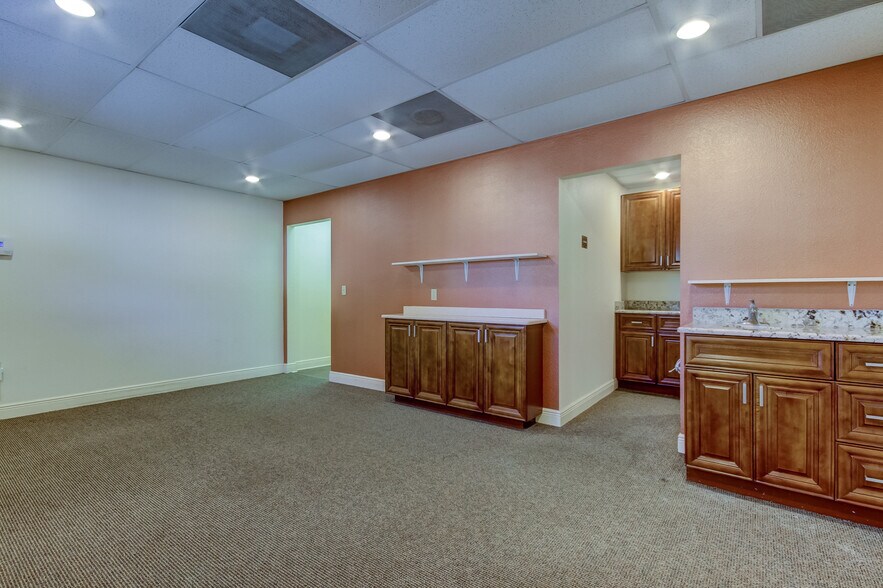 More Photos Of 4021 Central Ave, Saint Petersburg Medical For Lease