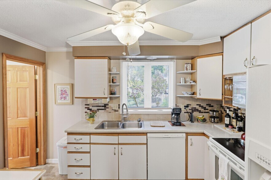 More Photos Of 856 Ridge Rd, Lackawanna Apartments For Sale
