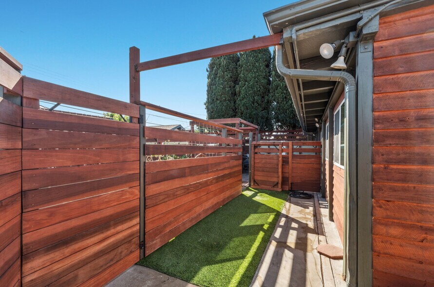 More Photos Of 20292 Riverside Dr, Newport Beach Specialty For Sale