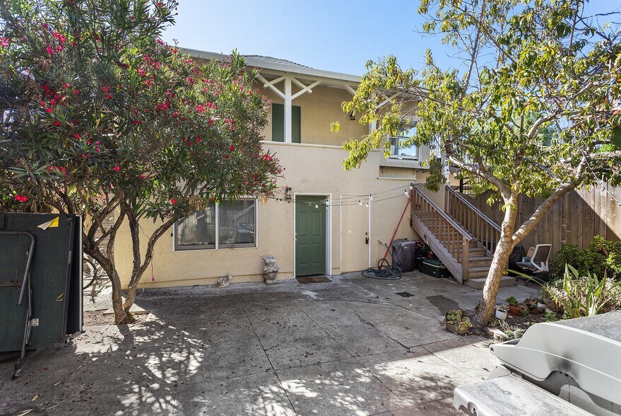 More Photos Of 823-825 55th St, Oakland Apartments For Sale