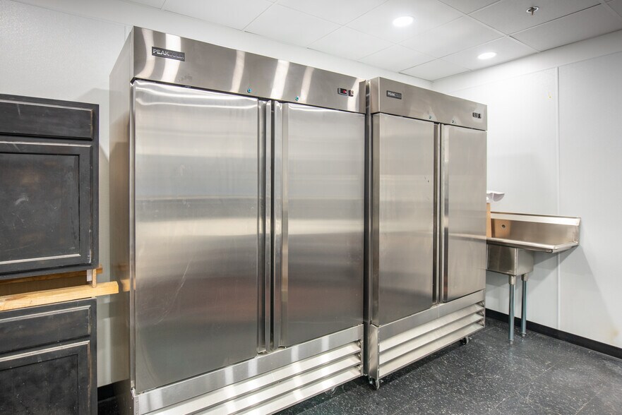 More Photos Of 225 Mason Ave, Cape Charles Storefront For Sale