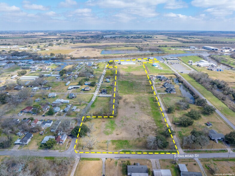 More Photos Of 605 Wilfred Landry St, Delcambre Warehouse For Sale