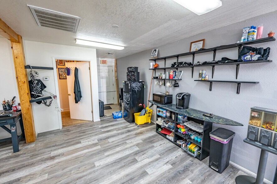 More Photos Of 4120 AZ-68, Golden Valley Warehouse For Sale