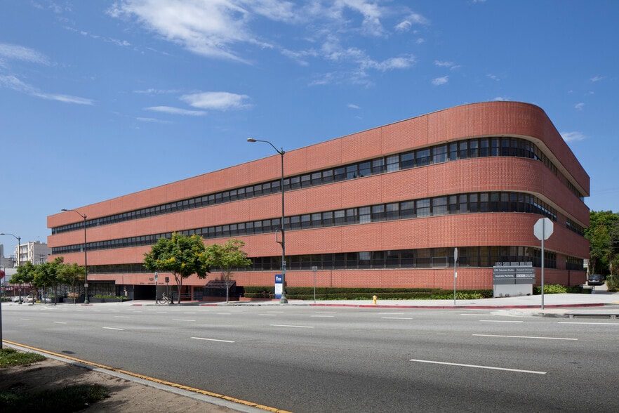 More Photos Of 10351 Santa Monica Blvd, Los Angeles Office For Lease