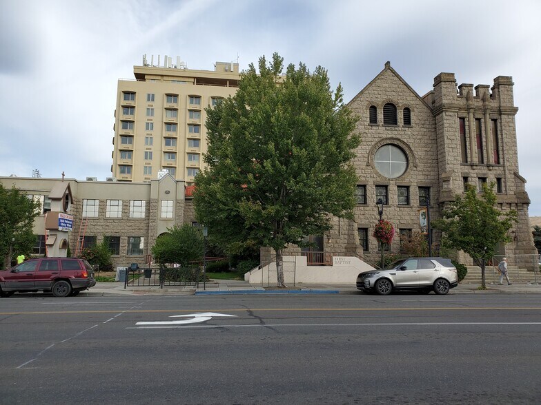 More Photos Of 515 E Yakima Ave, Yakima General Retail For Sale