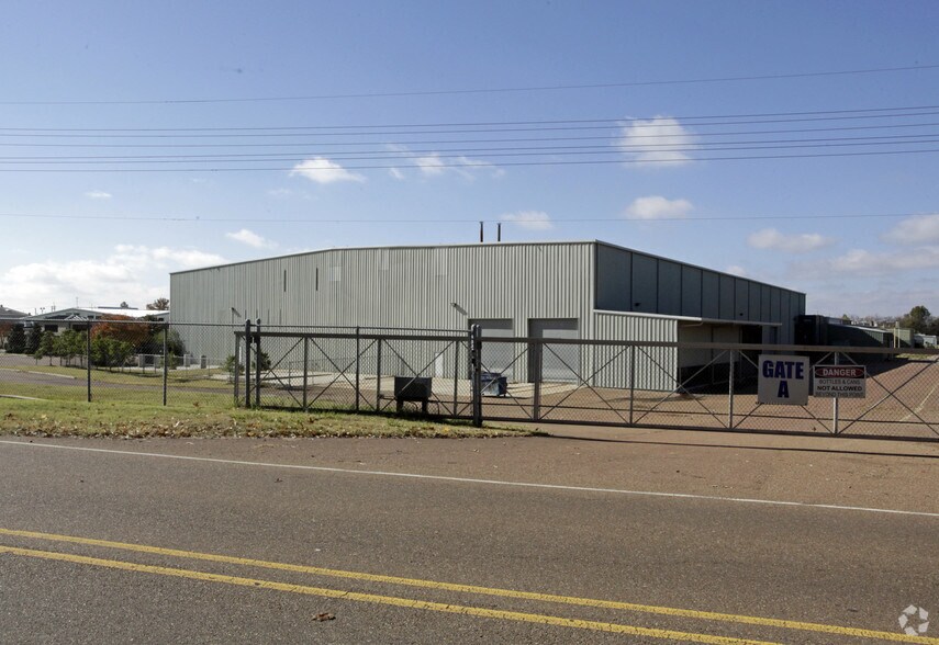 More Photos Of 2785 McCracken Rd, Hernando Manufacturing For Sale