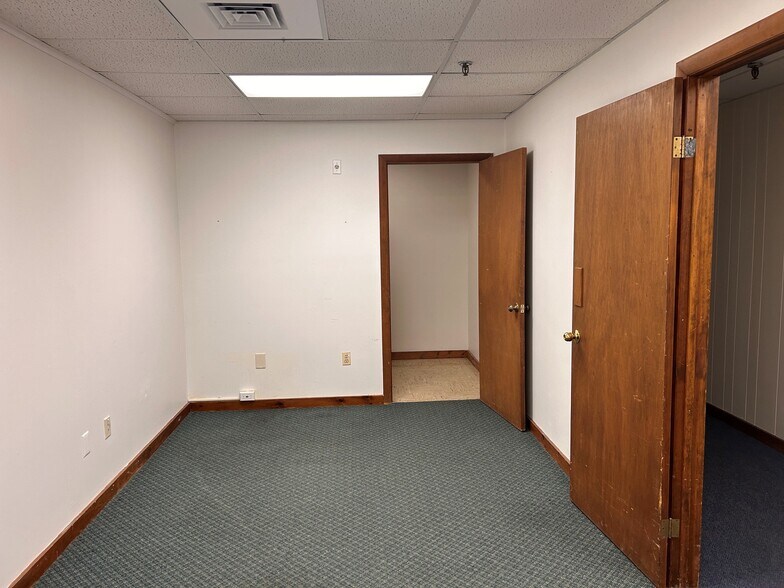 More Photos Of 324 Wells St, Greenfield Food Processing For Lease