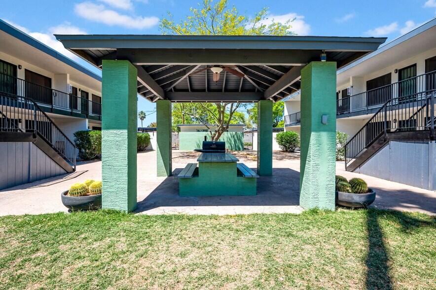 More Photos Of 1942 W Berridge Ln, Phoenix Apartments For Sale