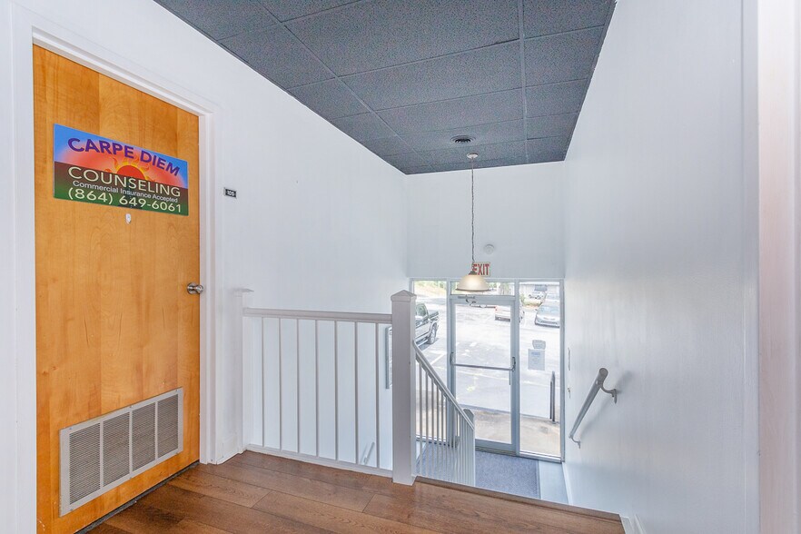 More Photos Of 210 N McDuffie St, Anderson Office For Sale