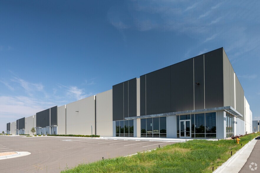 More Photos Of 7955 S Potomac St, Englewood Unknown For Lease