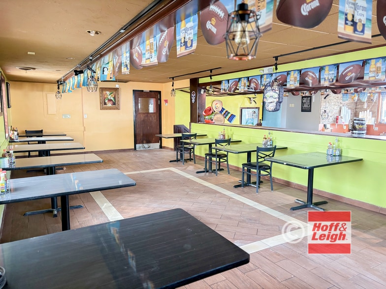 More Photos Of 1572 W 117th St, Lakewood Restaurant For Sale