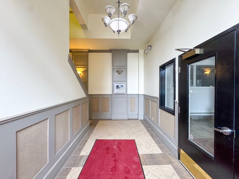 More Photos Of 15 Alma St, Moncton Medical For Lease