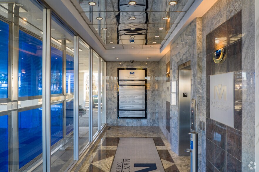 More Photos Of 1 Greensboro Dr, Toronto Office For Lease