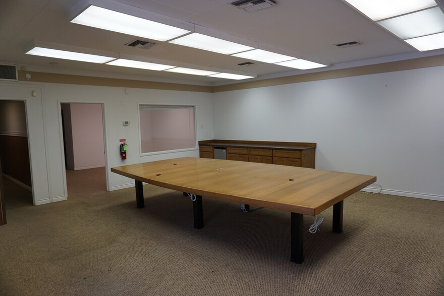 More Photos Of 607 5th St, Prosser General Retail For Sale