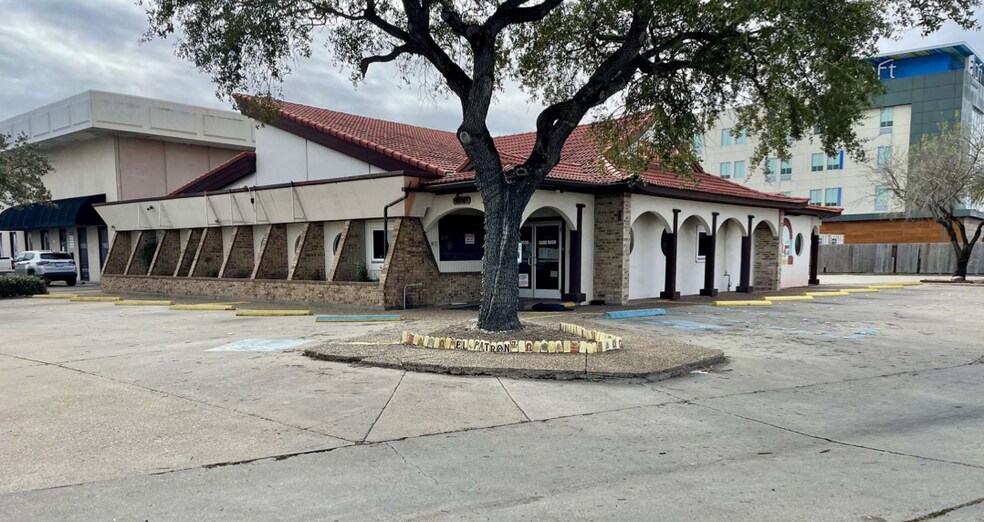 More Photos Of 4601 S Padre Island Dr, Corpus Christi General Retail For Sale