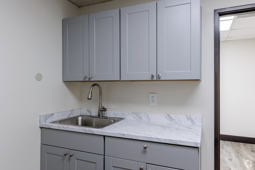 More Photos Of 8853-8859 Fox Dr, Thornton Office For Lease