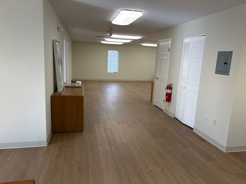 More Photos Of 1 Bethany Rd, Hazlet Office For Sale