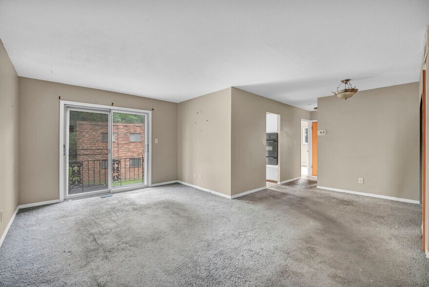 More Photos Of 818-850 S Green Rd, South Euclid Apartments For Sale