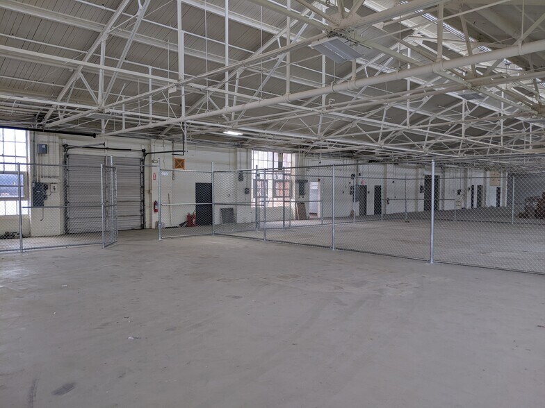 More Photos Of 206 Bruce St, Greensboro Warehouse For Lease