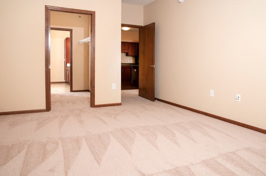 More Photos Of 14411 Excelsior Blvd, Minnetonka Apartments For Lease