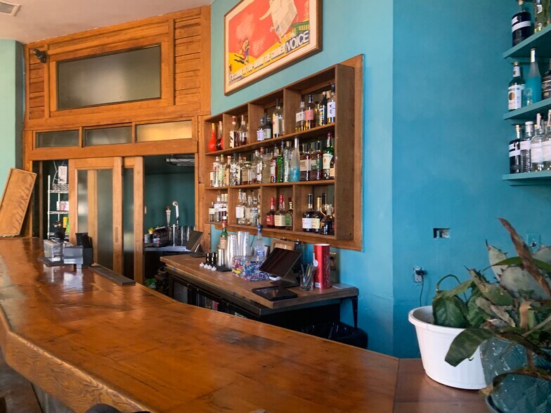 More Photos Of 564 DeKalb Ave, Brooklyn Warehouse For Lease