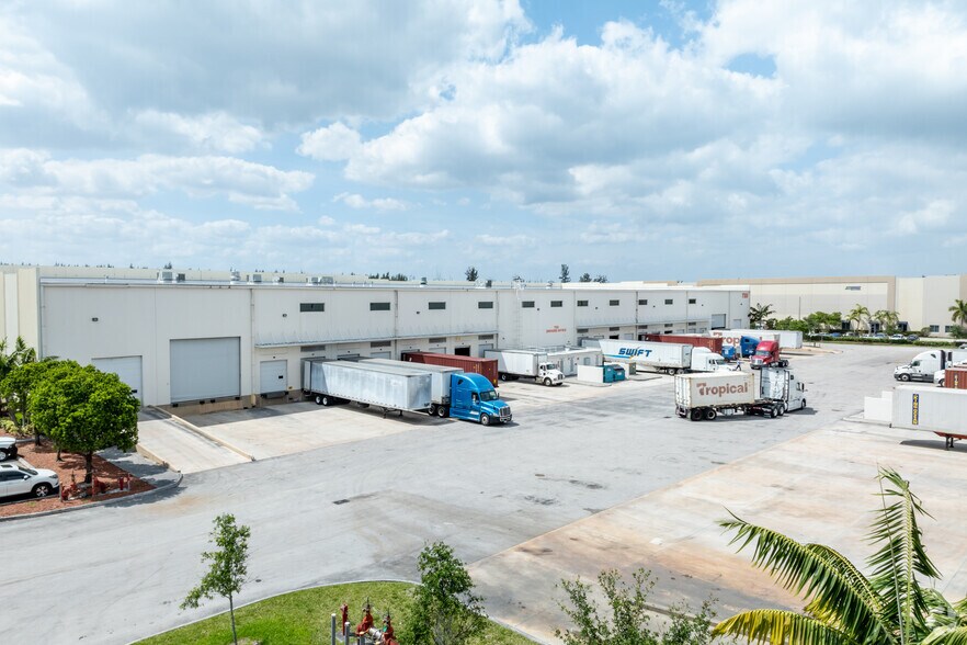 More Photos Of 11601 NW 107th St, Miami Warehouse For Lease