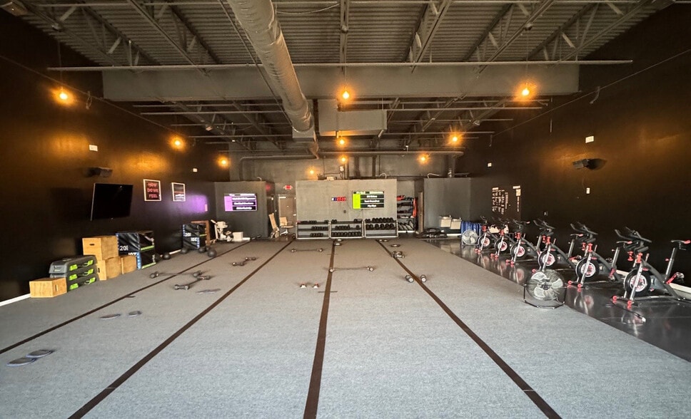 More Photos Of 5318 Sunset Blvd, Lexington Storefront For Lease