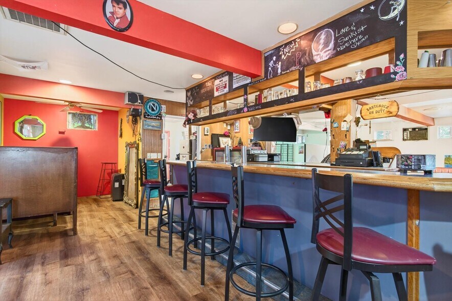 More Photos Of 50316 Columbia River Hwy, Scappoose Restaurant For Sale