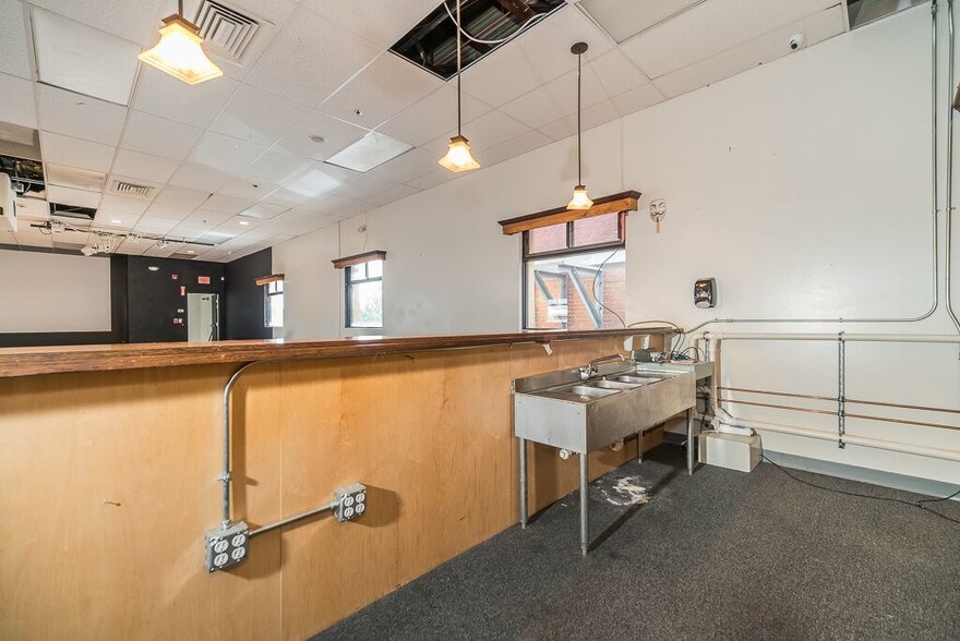 More Photos Of 21-23 Main St, Gloucester Movie Theatre For Lease