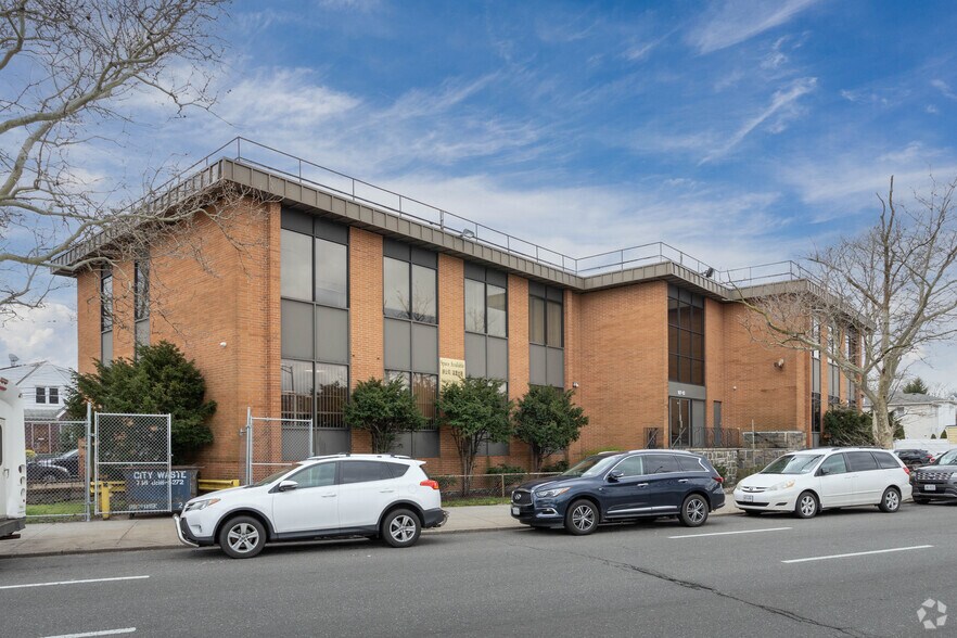 Primary Photo Of 167-10 S Conduit Ave, Jamaica Office For Lease