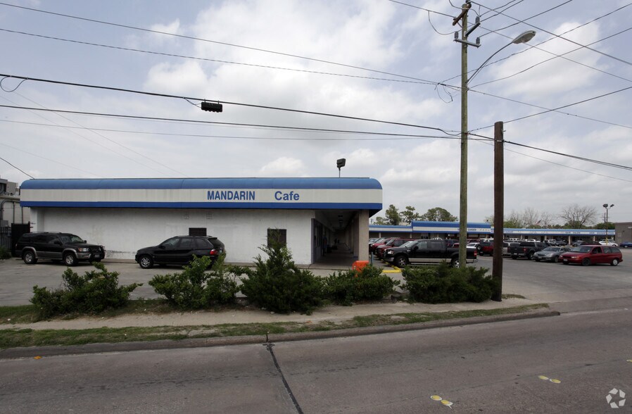 More Photos Of 9414-9486 Long Point Rd, Houston Supermarket For Lease