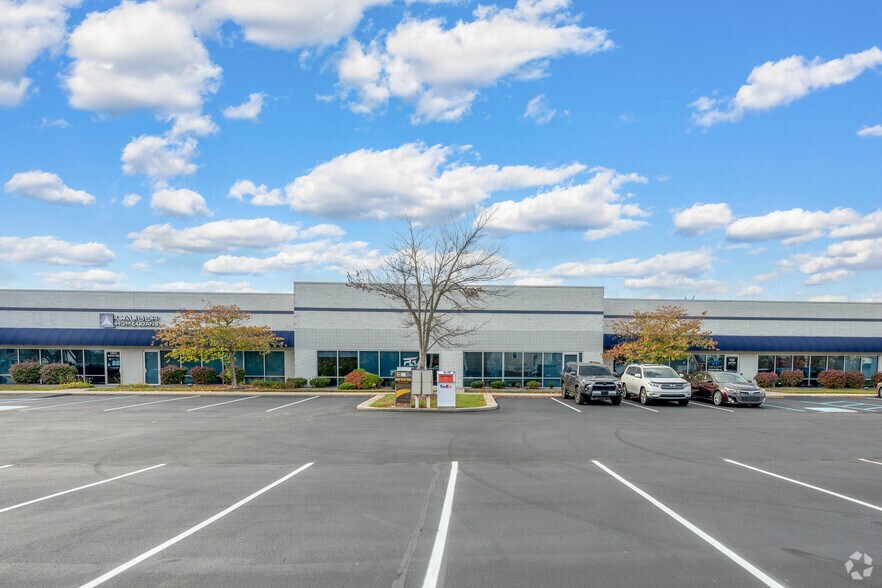 More Photos Of 10022 Lantern Rd, Fishers Flex For Sale