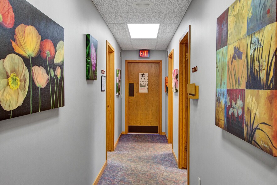 More Photos Of 3125 Main St, Stevens Point Office For Sale