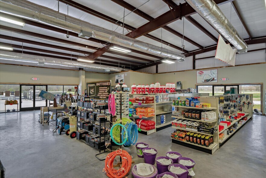 More Photos Of 150 Main St, Clarksville General Retail For Sale