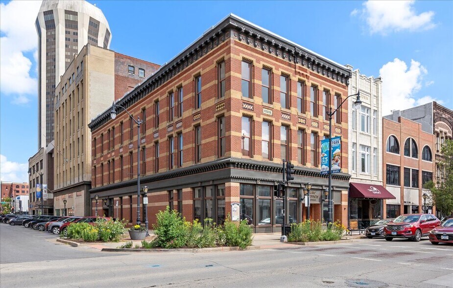 Primary Photo Of 200 S 6th St, Springfield Office For Sale