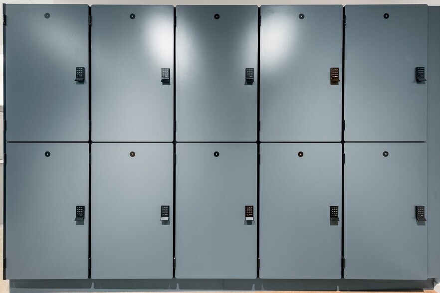 More Photos Of 285 Lucas Ave, Los Angeles Hotel For Sale