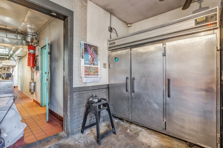 More Photos Of 3158 Larimer St, Denver Restaurant For Sale