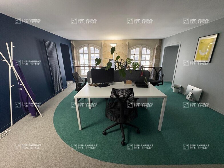 More Photos Of , Nantes Office For Sale
