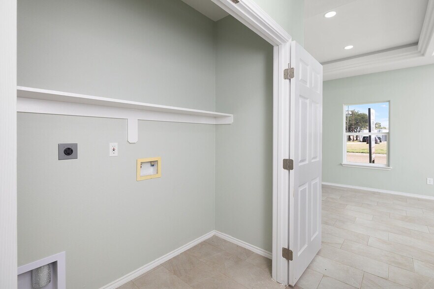 More Photos Of 222 Mahl St, Edinburg Apartments For Sale