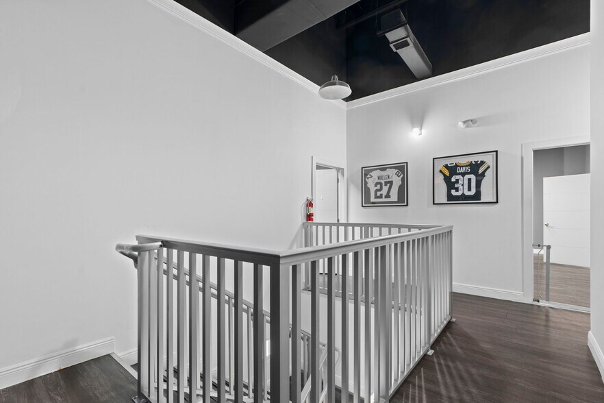 More Photos Of 7620 NW 25th St, Miami Distribution For Lease
