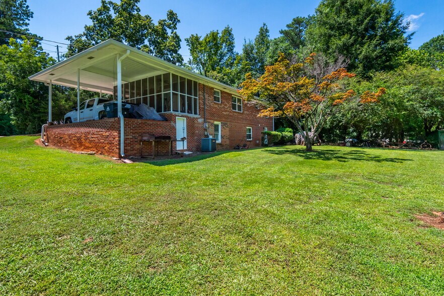 More Photos Of 4270 S Main St, Acworth Office For Sale