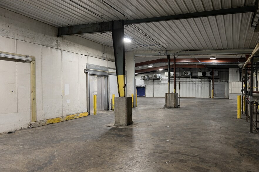 More Photos Of 432 N Royal St, Jackson Warehouse For Lease